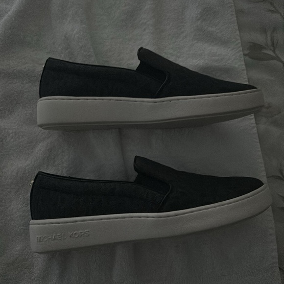Michael kors Keaton slip on. - Picture 3 of 3